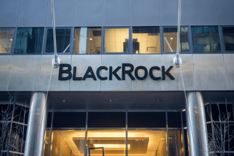 BlackRock ยืนยันไม่มีการยื่นเอกสาร “XRP ETF”  เตือนให้ระวังข่าวปลอม